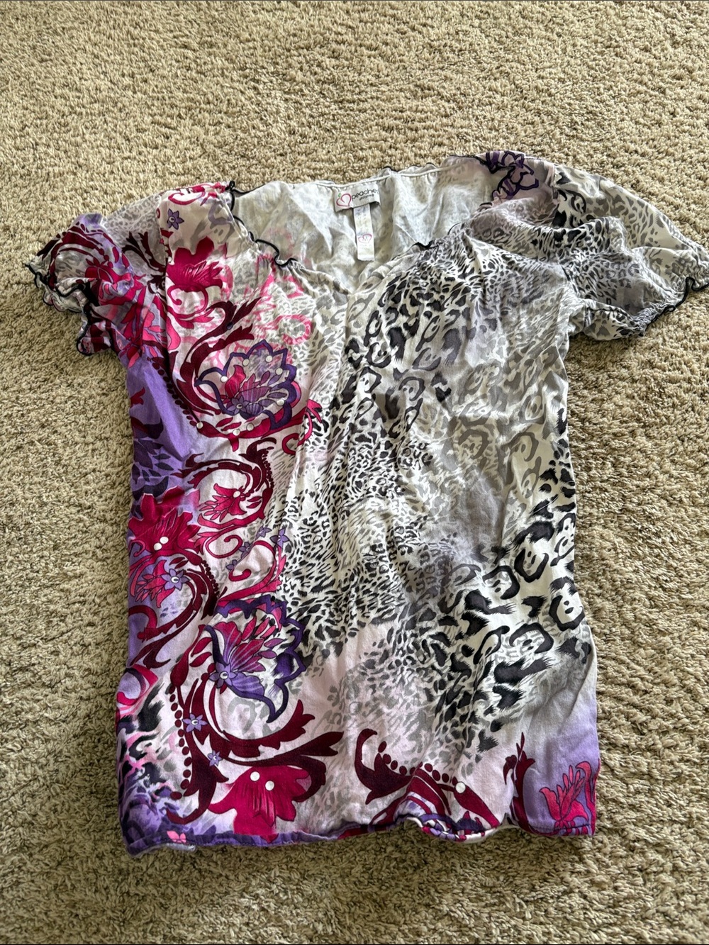 Peaches uniform medium scrub top 
Sheer Floral & Animal Print Flutter Sleeve